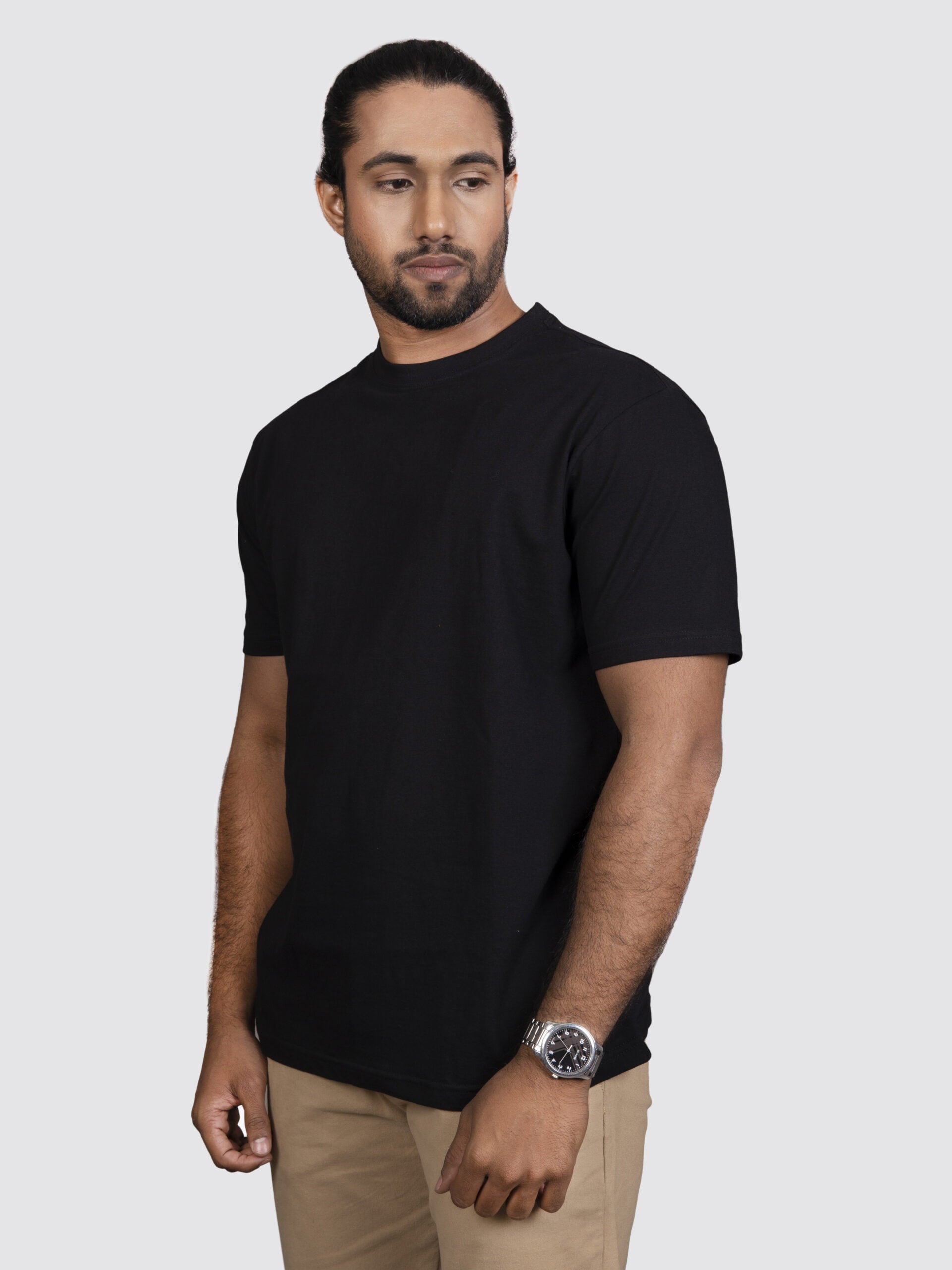 Round Neck Black T-Shirt –